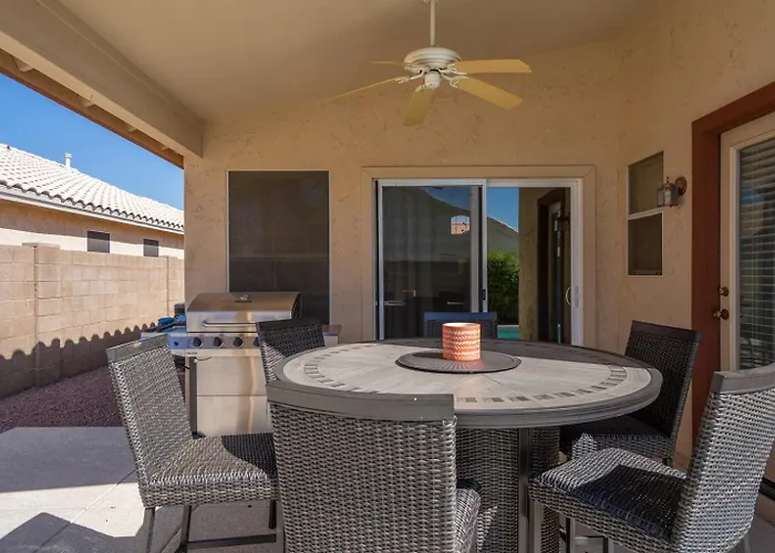 Sunny Escape W Private Pool Fire Pit Holiday home *